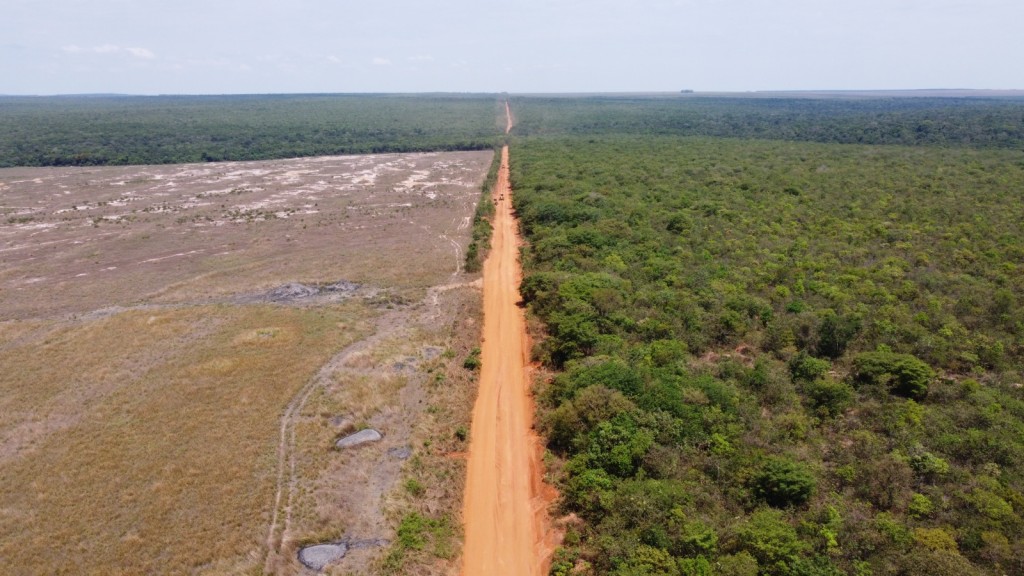 Prefeitura de Diamantino realiza patrolamento em 50 km de estrada na região das Sete Placas